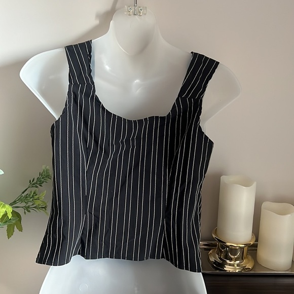 Stretchy pinstripe ruffle bustier-style top with faux corset hooks - Picture 4 of 7